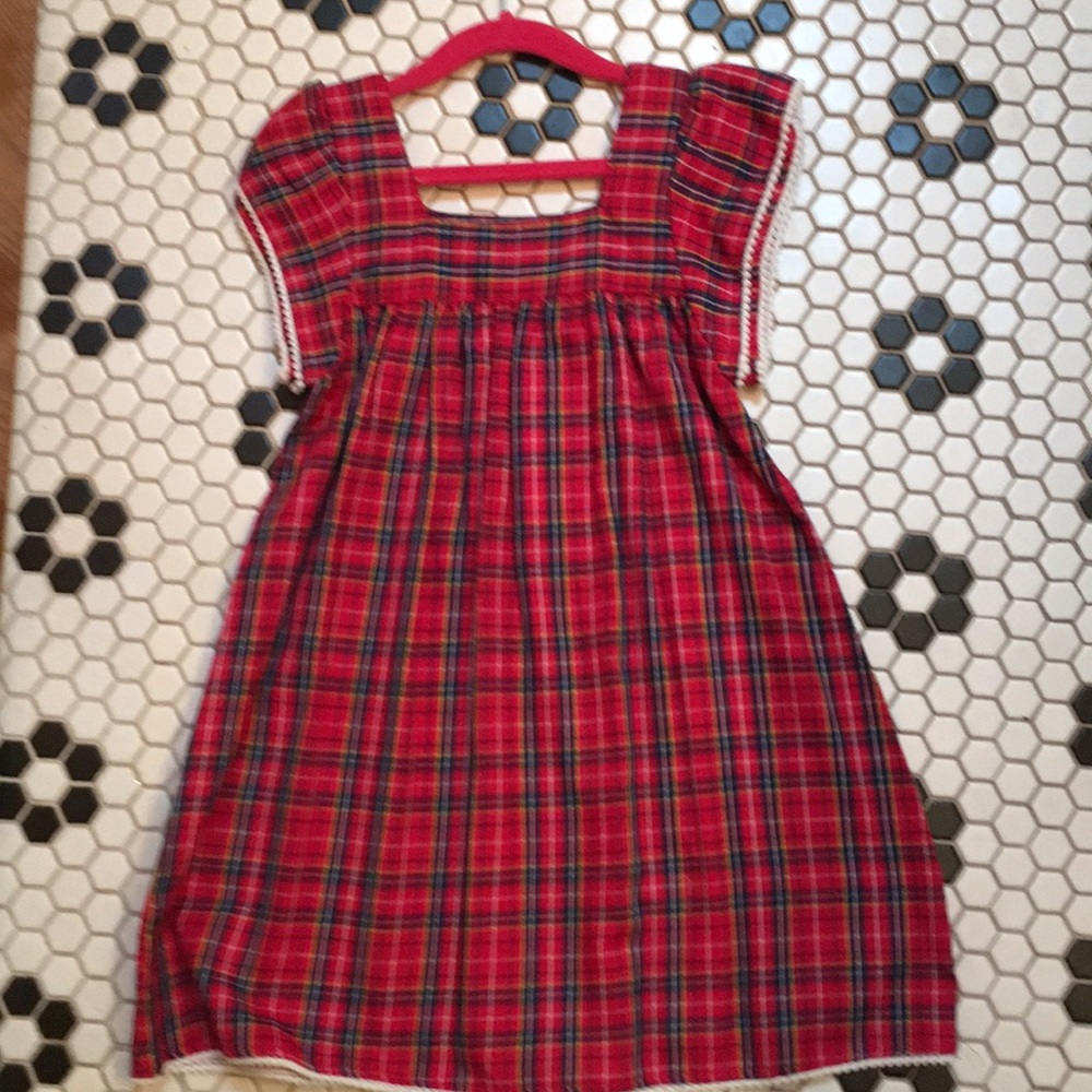A.T.U.N. plaid dress size 4-5 girls “holiday dress”
